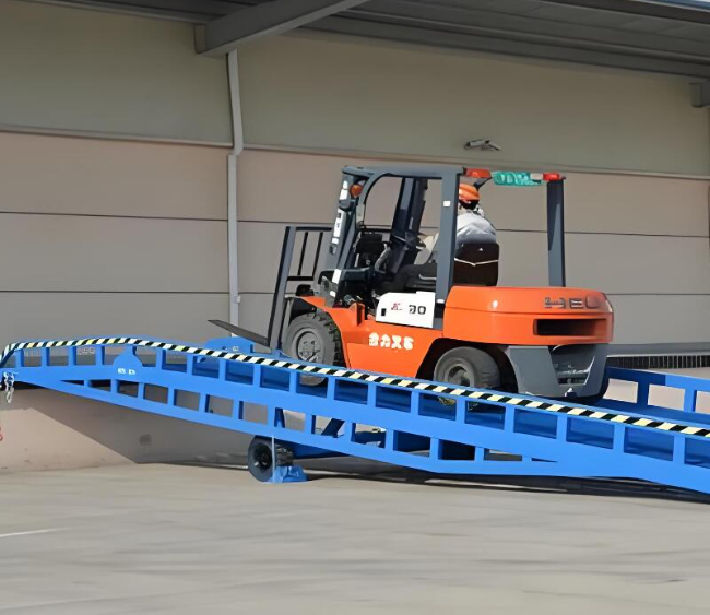 调楼镇移动式卸货平台（叉车用）